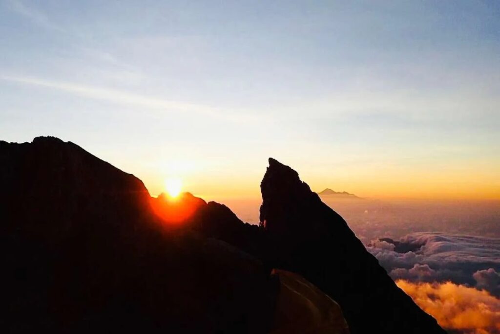 Mount Agung Sunrise Trek via Pasar Agung Temple2
